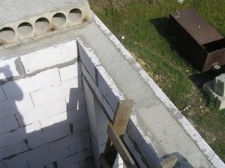 Нужно ли и как армировать стены из газобетона?