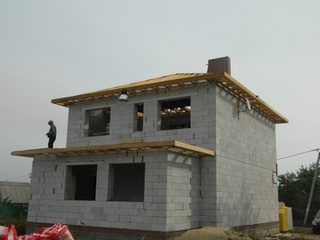Как построить дом из газобетона от фундамента до крыши пошагово