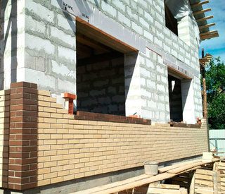 Чем отделать стены из газобетона