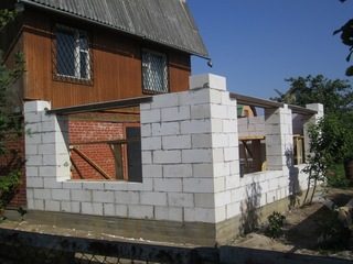 Строительство пристройки к дому из газобетона в Москве под ключ Строительство пристройки к дому из газобетона в Москве под ключ