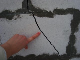 Трещины в стенах из газобетона, причины и ремонт